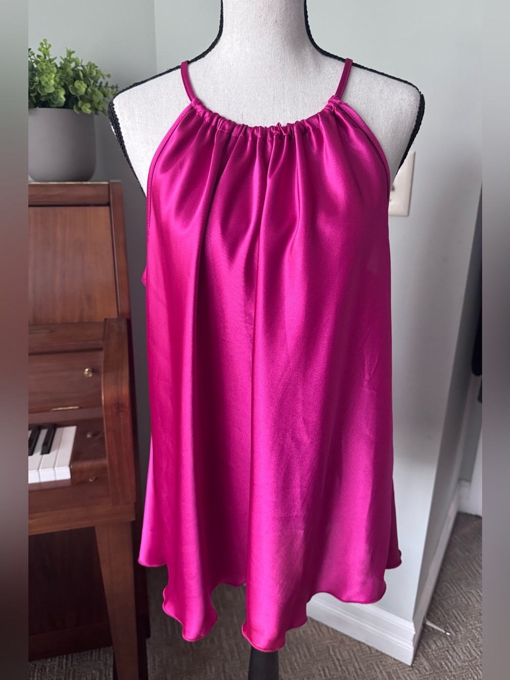 Nicole Miller Hot Pink Shiny Satin Halter Top Camisole Blouse XL Fuchsia Y2K